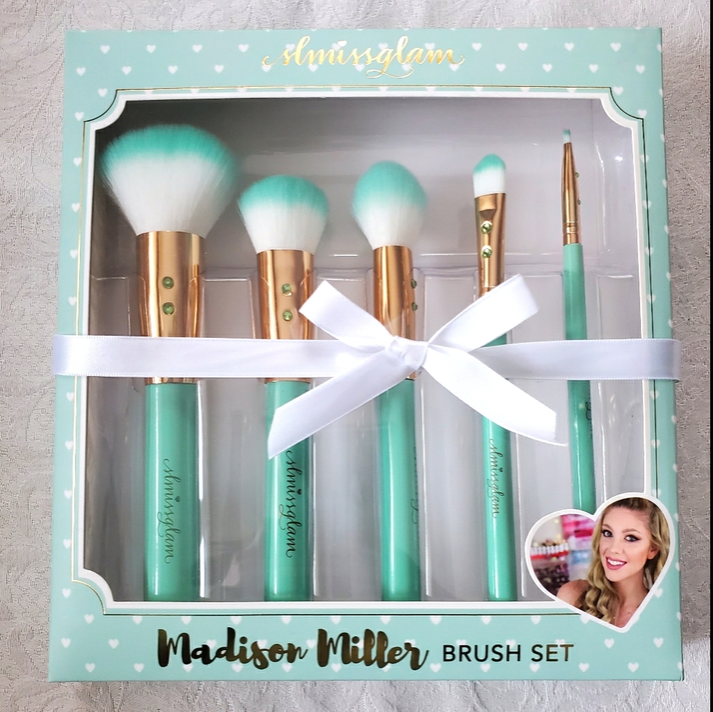 Madison Miller Slmissglam Makeup Brushes